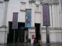 Picasso : Challenging the Past