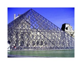 29 mars 1989 | Inauguration de la Pyramide du Louvre
